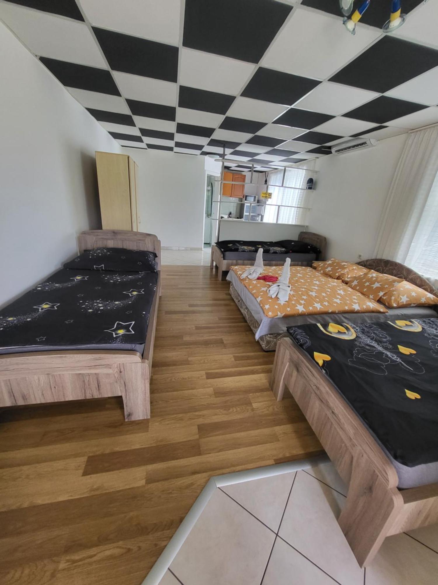 Apartment Napsugar Vendeghaz *